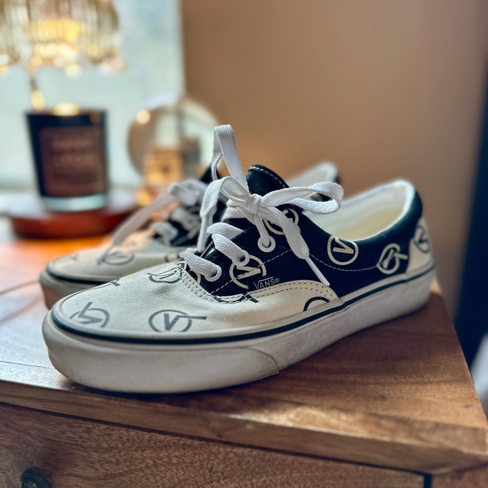 Vans Women’s Classics with Logo